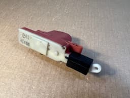 BMW GENUINE BMW 3 E30 6 E24 7 E23 Actuator for front inner door 51261372594 — thumbnail 6