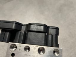 PORSCHE Porsche 991 911 GENUINE ABS BRAKE UNIT HYDRAULIC VALVE BLOCK — thumbnail 4
