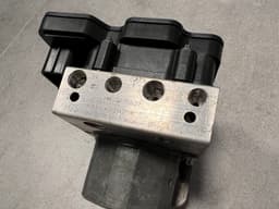 PORSCHE Porsche 991 911 GENUINE ABS BRAKE UNIT HYDRAULIC VALVE BLOCK — thumbnail 3