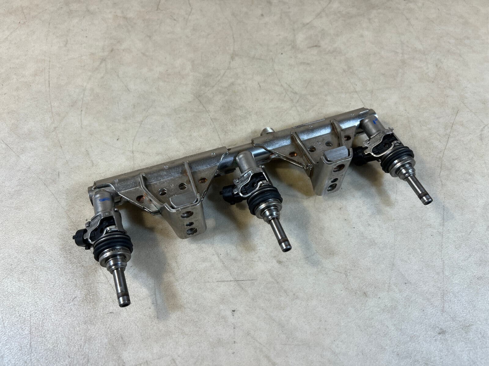 Porsche 911 991 GENUINE Fuel Collection Pipe 1-3 cyl. with Injection Nozzle