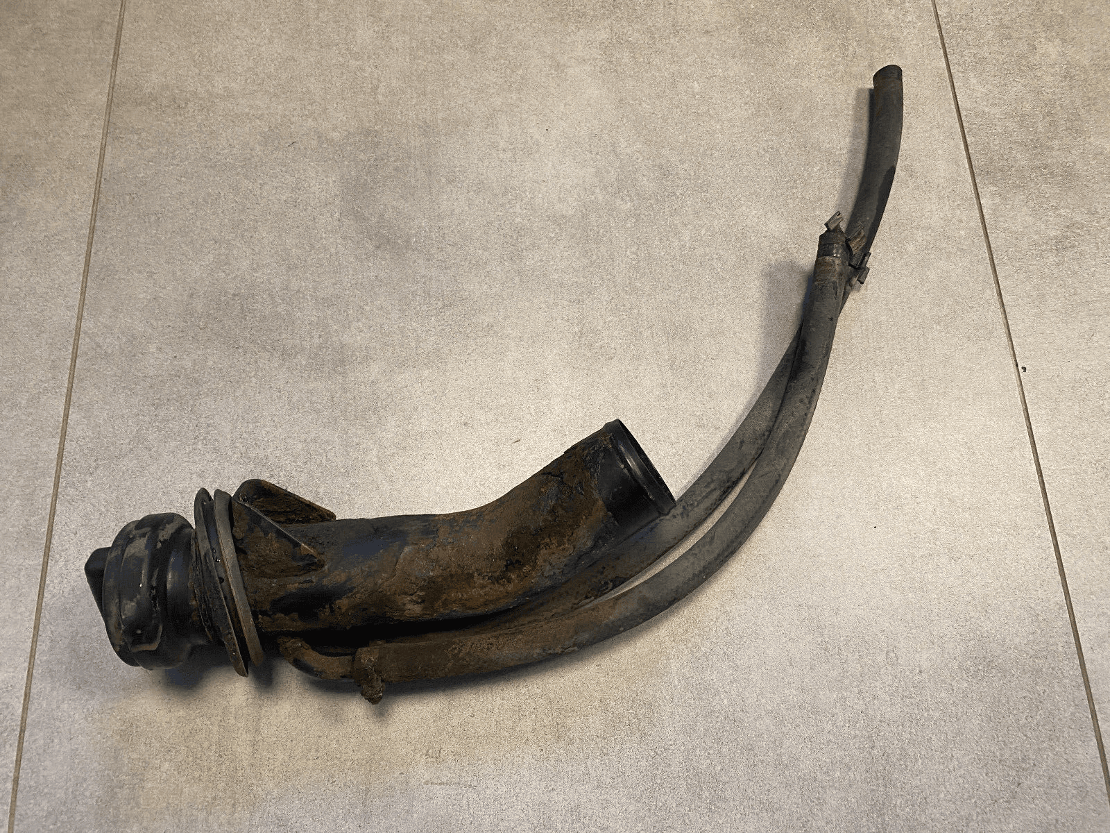 Mercedes G class W463 GENUINE Fuel Filler Neck with Hose A4634700520
