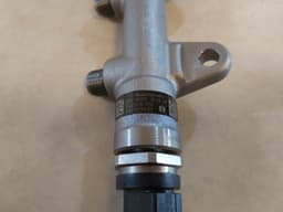 BMW NEW GENUINE BMW MINI Fuel Pressure accumulator & Sensor 13538579239 13538514154 — thumbnail 2