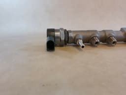 BMW NEW GENUINE BMW MINI Fuel Pressure accumulator & Sensor 13538514154 13538579239 — thumbnail 9