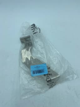 BMW BMW X3 E83 Bracket Underfloor Panelling Centre 51753402791 — thumbnail 1