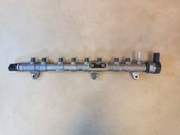 BMW BMW G20 G30 G11 G15 G01 G02 G05 G07 Genuine Pressure Accumulator 13538571569 — thumbnail 1
