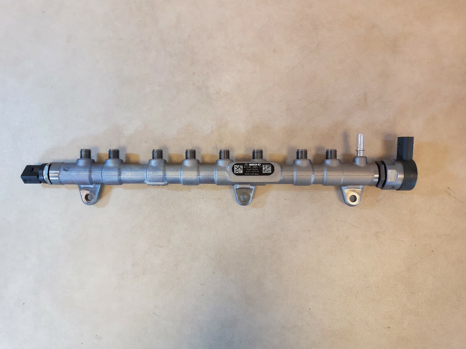 BMW BMW G20 G30 G11 G15 G01 G02 G05 G07 Genuine Pressure Accumulator 13538571569