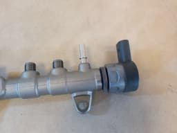 BMW BMW G20 G30 G11 G15 G01 G02 G05 G07 Genuine Pressure Accumulator 13538571569 — thumbnail 4