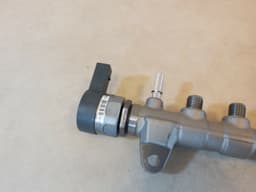 BMW BMW G20 G30 G11 G15 G01 G02 G05 G07 Genuine Pressure Accumulator 13538571569 — thumbnail 10