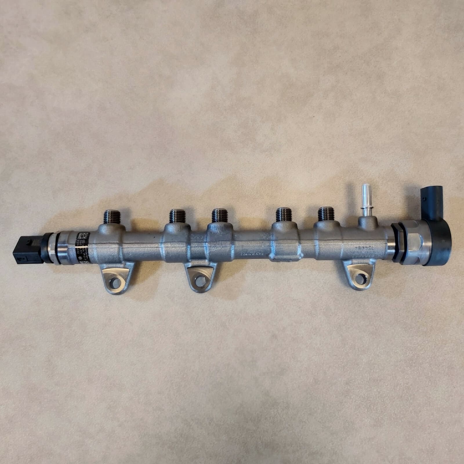 BMW BMW 3 G20 5 G30 G31 X3 G01 X4 G02 B47 High pressure accumulator injector line