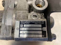 MERCEDES-BENZ Mercedes G class W463 GENUINE Hydraulic pump A4634660301 — thumbnail 8