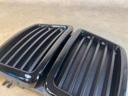 BMW GENUINE BMW 7 E23 Front Grille center BLACK SCHWARZ 51131916509 — thumbnail 8
