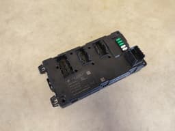 BMW BMW 1 2 3 4 F20 F22 F30 F36 REAR BODY COMFORT CONTROL ECU FUSE BOX 9499002 — thumbnail 1