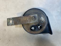 BMW BMW 7 E23 HORN SOUND SIGNAL LOW 35717 — thumbnail 6