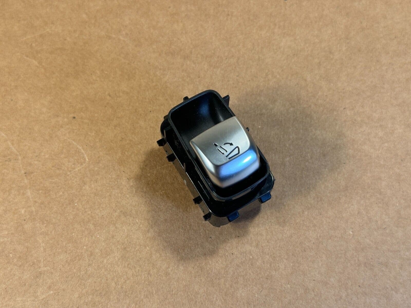 MERCEDES-BENZ Mercedes C/GLC W205 S205 X253 С253 Seat Release Switch Button A2059058404