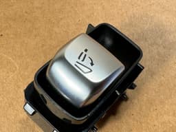 MERCEDES-BENZ Mercedes C/GLC W205 S205 X253 С253 Seat Release Switch Button A2059058404 — thumbnail 8