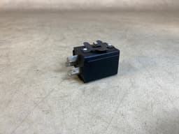 BMW GENUINE BMW 3 E21 E30 5 E28 6 E24 7 E23 Hazard warning relay 61311372021 — thumbnail 6