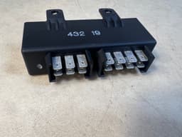 BMW GENUINE BMW 3 E30 6 E24 5 E28 7 E23 Light Lamp bulb Testing Control Module Relay — thumbnail 8