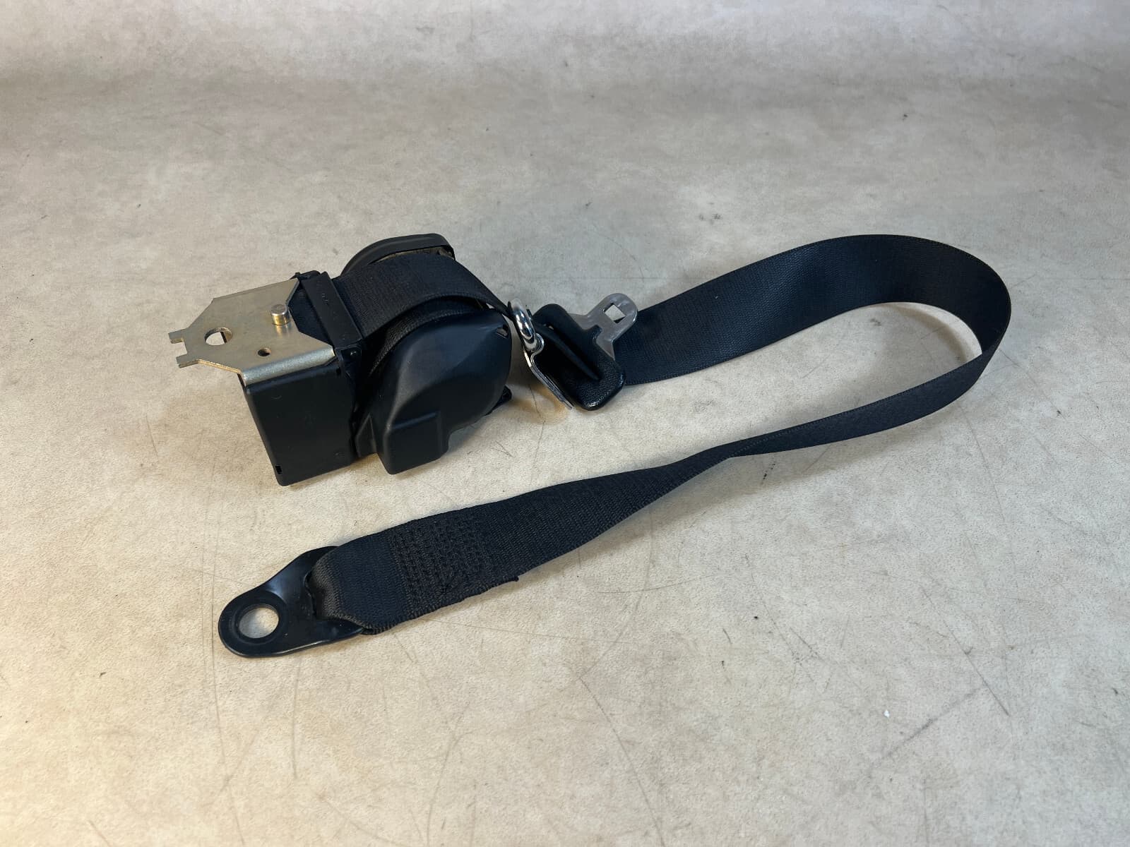 BMW Genuine BMW 7 Series E23 Front Right or Left SEAT SAFETY BELT 72111881415