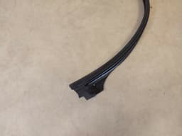 BMW BMW X5 M E70 X5 3.0D GASKETDOOR JOINT DOOR FRNT TOP Right. 51767208584 — thumbnail 3