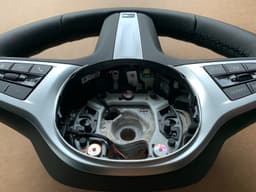 BMW BMW LCI 5 G30 G31 6 G32 X3 G01 X4 G02 GENUINE USA M Steering Wheel VIBRO ACC — thumbnail 8