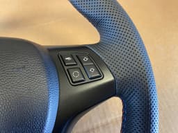 BMW BMW 1 3 X1 X5 X6 E81 E87 E88 E90 E91 E92 E93 E84 E70 E71 E72 M Steering Wheel — thumbnail 4