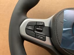 BMW BMW 5 G30 G31 G38 6 G32 X3 G01 G08 X4 G02 OEM M Sport Steering Wheel VIBRO — thumbnail 3