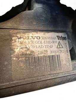 VOLVO 30698848 30698848 30784250 31446847 Headlight right VOLVO V70 II / XC70 I (P80) (2000-2007) — thumbnail 9