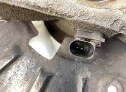 AUDI 7L8407257B Wheel bearing housing front left AUDI Q7 (4L) (2006-2015) — thumbnail 4