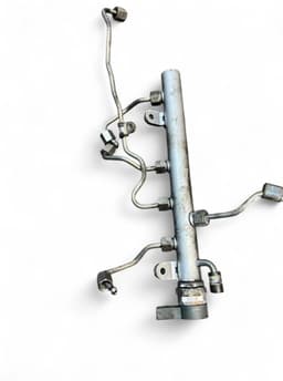 MERCEDES-BENZ A6420702995 A6420703095 6420702995 6420703095 Fuel Distributor / fuel rail MERCEDES-BENZ E-CLASS (W212) (2009-2016) — thumbnail 4