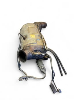 BMW 8599735 8599738 8587749 18328587749 Catalyc Converter BMW 5 (G30, G31) (2016-2024) — thumbnail 2