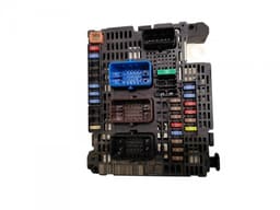 PEUGEOT 9810296180 Fuse box PEUGEOT 5008 II (P87) (2016-) — thumbnail 1