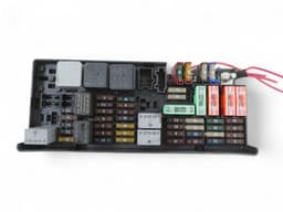 MERCEDES-BENZ A1645403372 A1649820423 Fuse box MERCEDES-BENZ GL-CLASS (X164) (2006-2012) — thumbnail 1