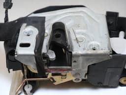 MERCEDES-BENZ A2307200835 Door Lock Front Right MERCEDES-BENZ SL-CLASS (R230) (2001-2012) — thumbnail 4