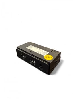 AUDI 4M0035736A Audio input / USB socket AUDI Q7 (4MB, 4MG) (2015-) — thumbnail 1