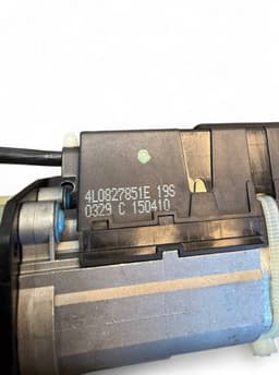 AUDI 4L0827851E Power bootlid / tailgate motor AUDI Q7 (4L) (2006-2015) — thumbnail 6