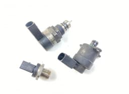 MERCEDES-BENZ 0281002927 A6420740284 0281002985 Fuel pressure regulator set MERCEDES-BENZ E-CLASS (W212) (2009-2016) — thumbnail 2