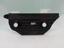 ROLLS ROYCE Rolls Royce Wraith RR5 Right Rear 1/4 Glass 51377427318 Door Panel 1/4 Rear RH- — thumbnail 3