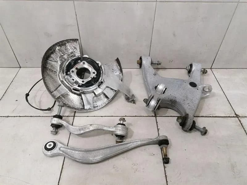 Rolls Royce Wraith RR5 Left Rear Hub 33326796497 Wheel Bearing Housing Rear Left -