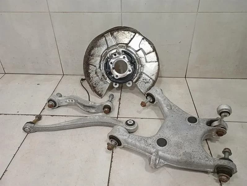 ROLLS ROYCE Rolls Royce Wraith RR5 Right Rear Hub 33326796498 Wheel Bearing Housing Rear Right -