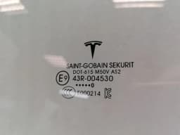 TESLA Tesla Model 3 Left Front Door Glass 1077900-99-A Door Window Front Left- — thumbnail 4