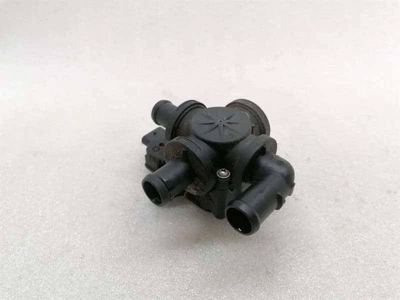 PORSCHE Porsche Taycan 9J heater valve 9J1963375J heater valve -