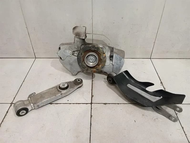 PORSCHE Porsche Cayman 981 GT4 Left Front Hub 99134115780 Wheel Bearing Housing Front Left -