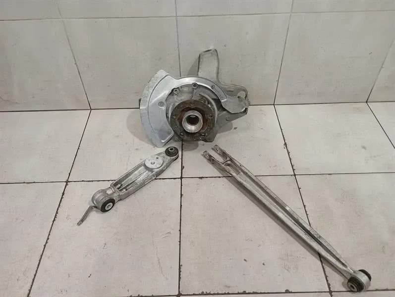 Porsche Cayman 981 GT4 Left Rear Hub 98133111183 Wheel Bearing Housing Rear Left -