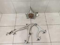 MCLAREN McLaren 600LT Spider Right Rear Hub 14BA024CP Wheel Bearing Housing Rear Right - — thumbnail 1