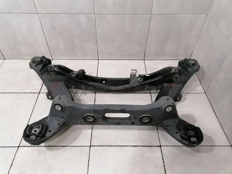 Mercedes C63 AMG W204 subframe rear A2313501608 axle frame rear axle-