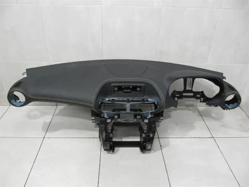 MERCEDES GT C190 GTR A1906800987 DASHBOARD NAPPA LEATHER RIGHT HAND DRIVE RHD-
