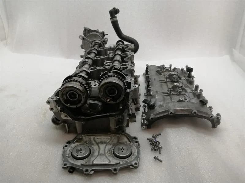 MERCEDES C43 AMG M276 V6 W205 CYLINDER HEAD LEFT A2760102413 CYLINDER HEAD LEFT