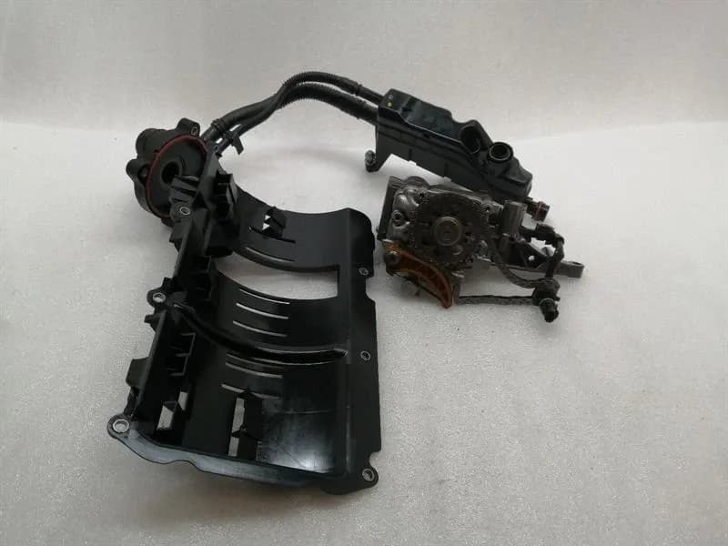 MERCEDES-BENZ Mercedes C43 AMG M276 V6 W205 oil pump A2761800701 oil pump oil auxiliary pump-