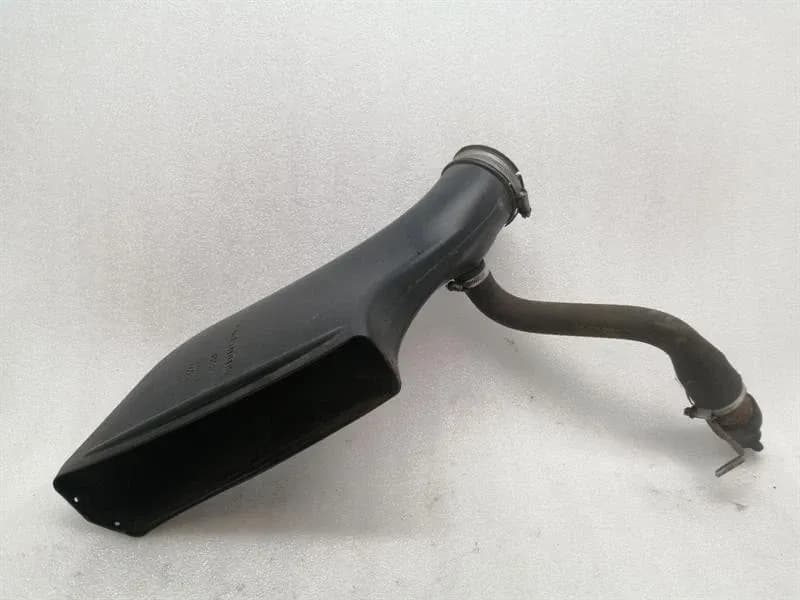MERCEDES-BENZ Mercedes G-Wagen W463 Air Intake Pipe Right A4635200104 Air Intake Right-