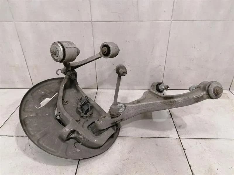 Mercedes GT C190 GTS S Right Front Hub A1903301601 Wheel Bearing Housing Front Right-
